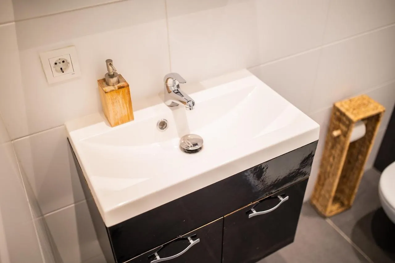 Tremendous 2-Bedroom Serviced Apartment - 79 M2 Rotterdam Netherlands